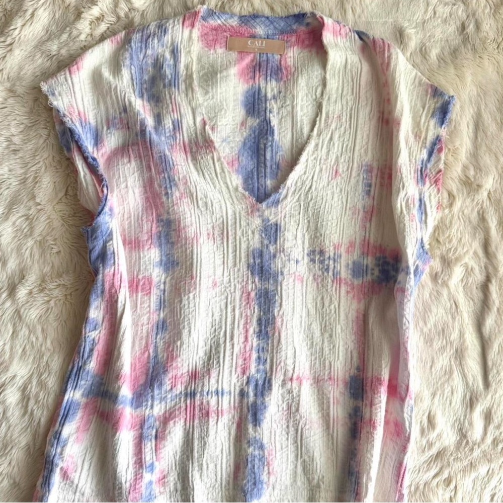 Cali v neck tie dye top